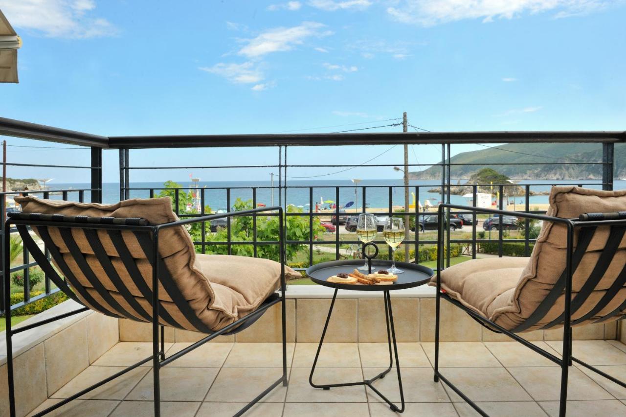 Seathon Seafront Beach Villa In Kalamitsi المظهر الخارجي الصورة