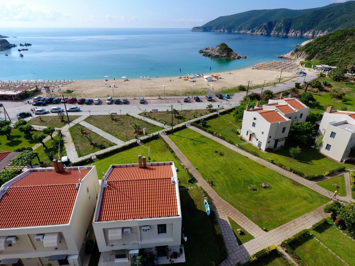Seathon Seafront Beach Villa In Kalamitsi المظهر الخارجي الصورة